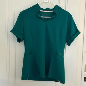 Gently Used Women’s Figs Inala scrub top, Limited Edition hunter green- size M